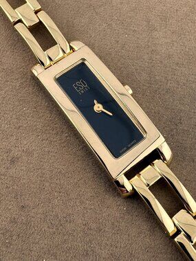 Vintage Movado ESQ Ladies Gold Plated Thin Dress Watch